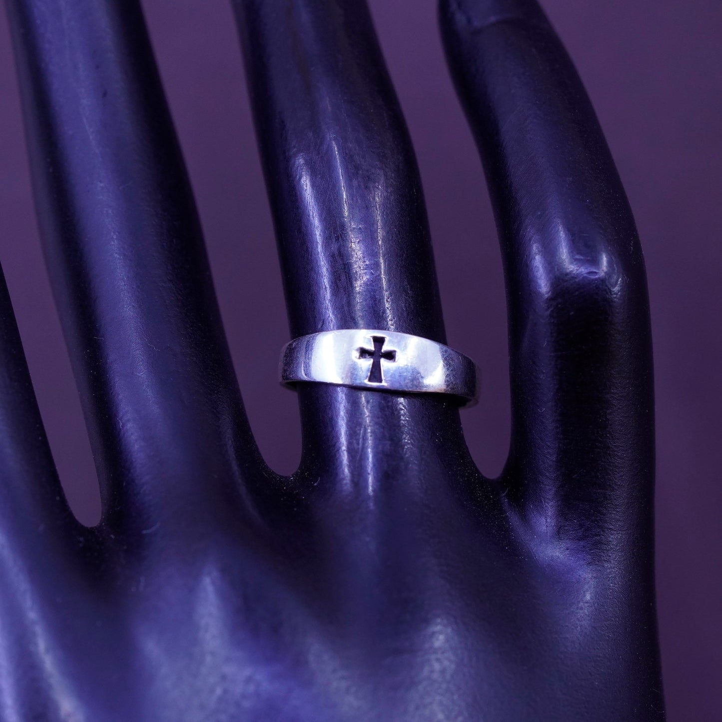 Size 6, vintage Sterling silver handmade ring, 925 band with cross cut out