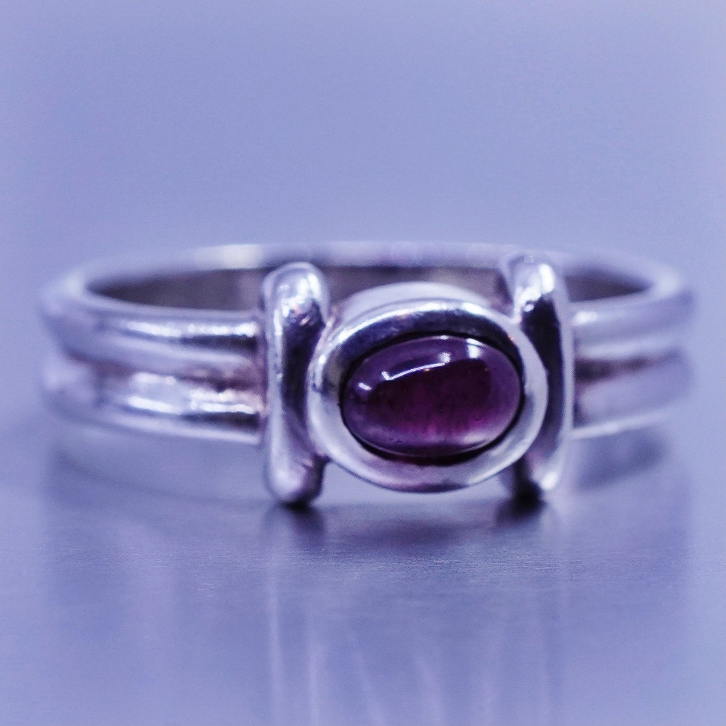 Size 7, vintage Sterling 925 silver handmade band ring with garnet