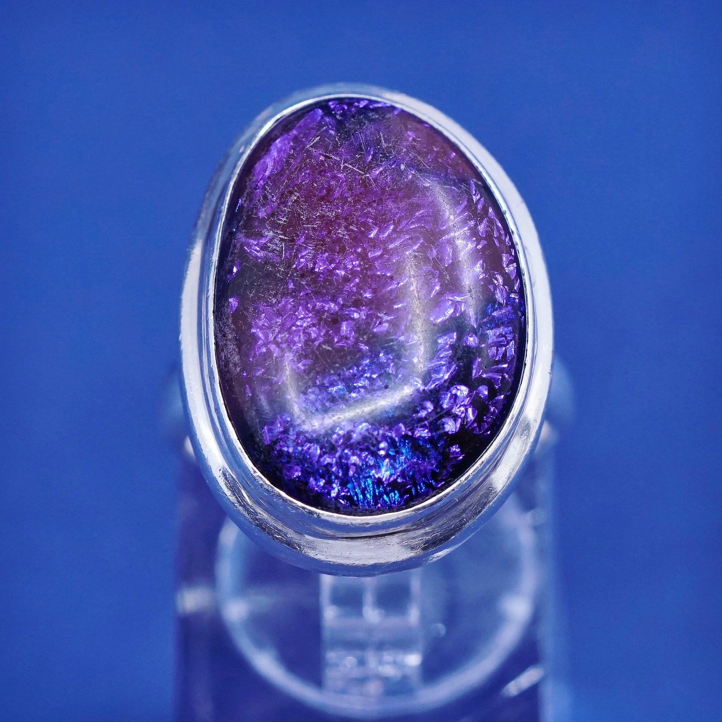 sz 7.75, vtg Sterling 925 silver handmade ring with purple dragon foiled glass