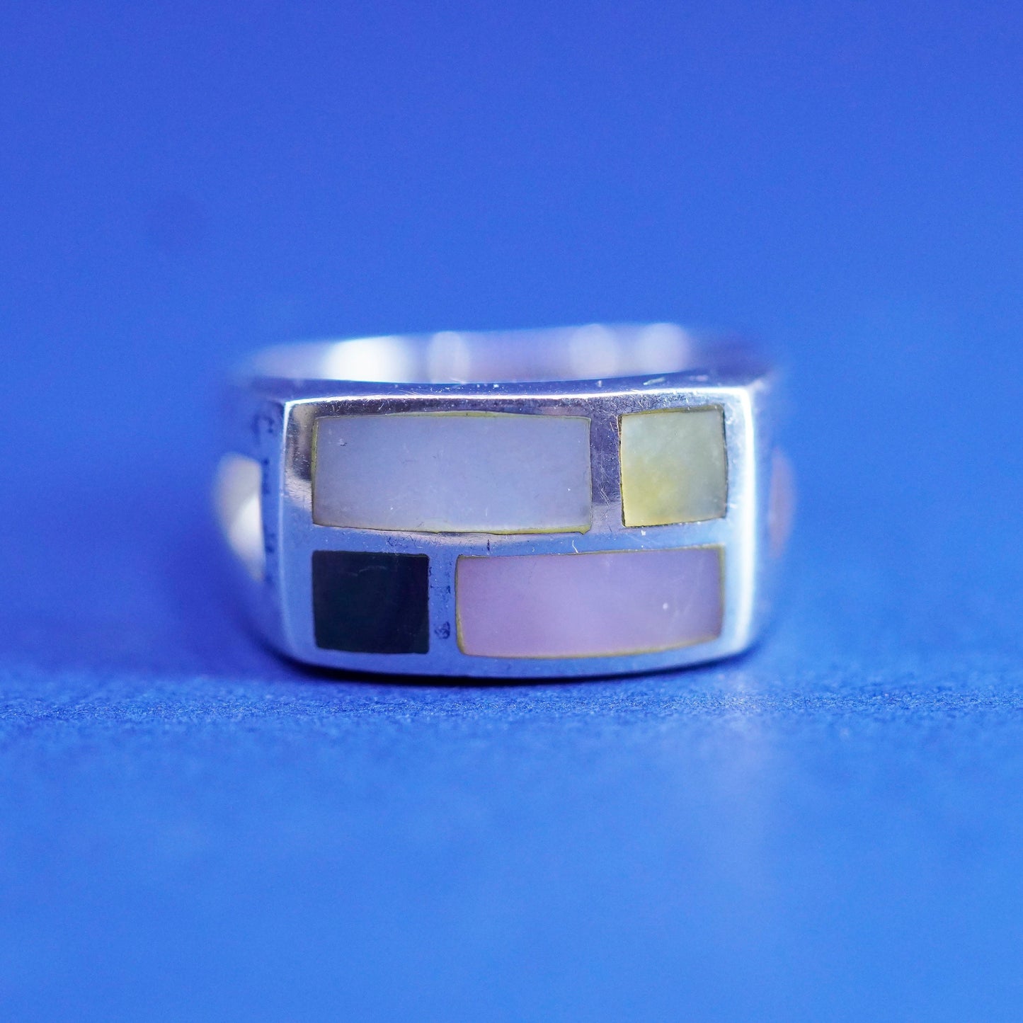 Size 6.5, vtg Sterling silver handmade swirl ring, 925 band w/ mother of pearl