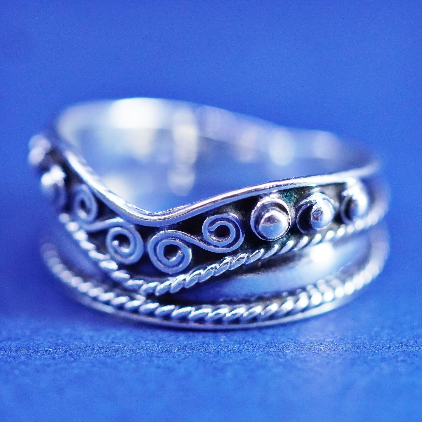 Size 7, vintage southwestern Sterling silver handmade ring, 925 beaded band