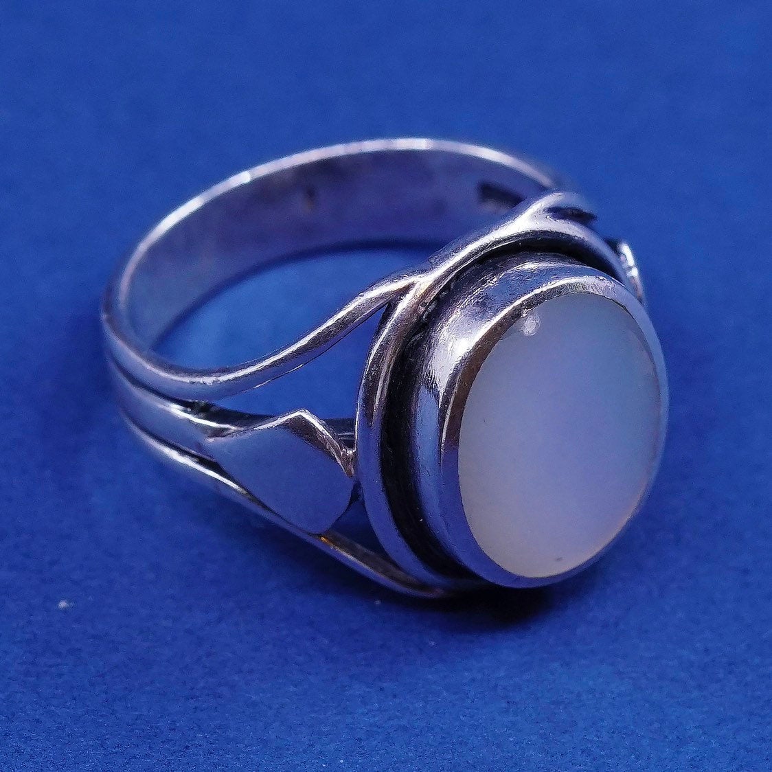 sz 8, vtg sterling silver handmade ring, 925 w/ mother of pearl