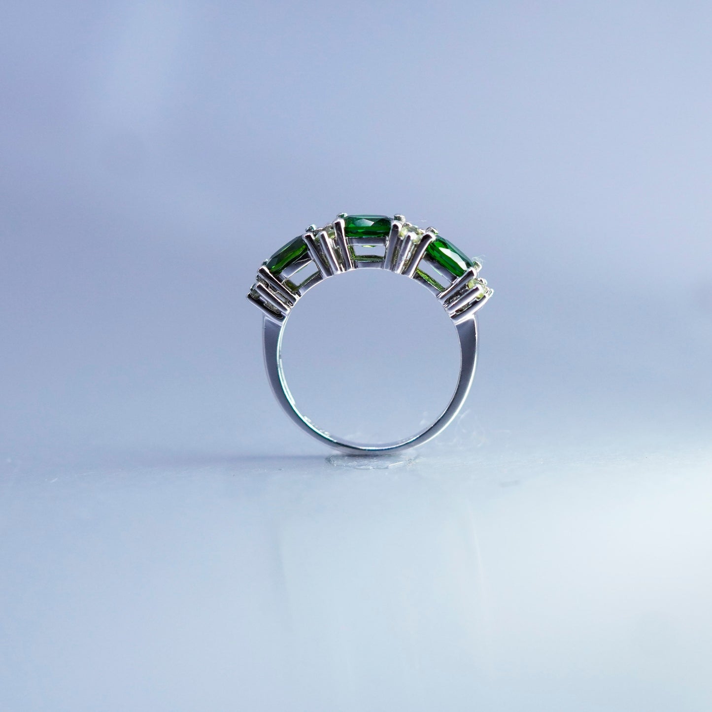 Size 6, vtg Sterling 925 silver handmade ring stackable band cluster peridot