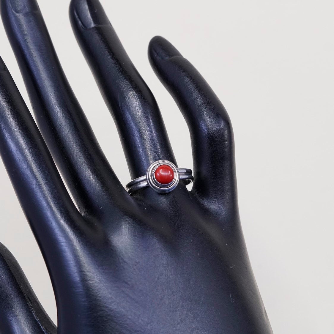 sz 8.25, vtg Sterling silver handmade ring, 925 w/ red onyx stone