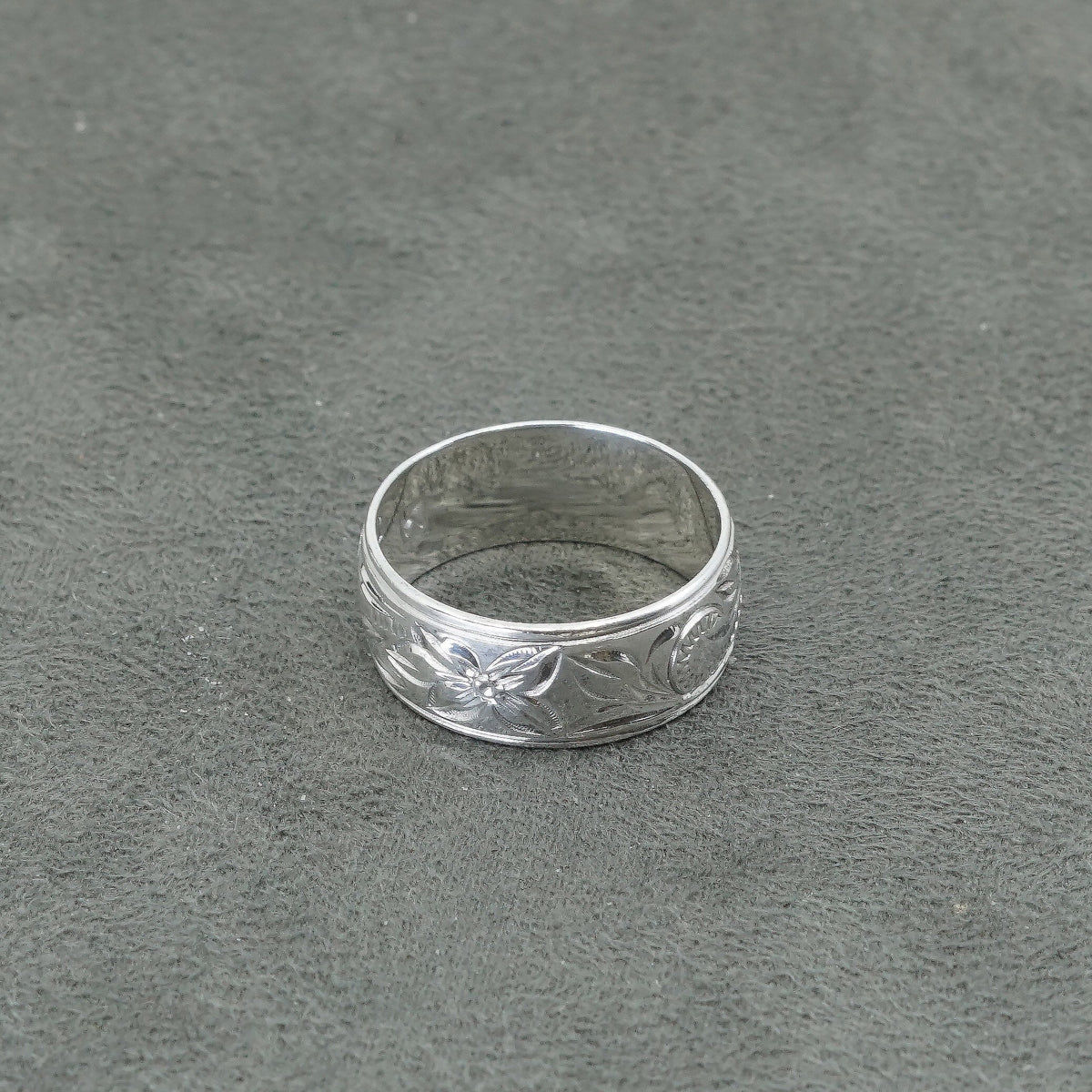 sz 7.5, vtg Sterling silver handmade ring, 925 band with flower engraved