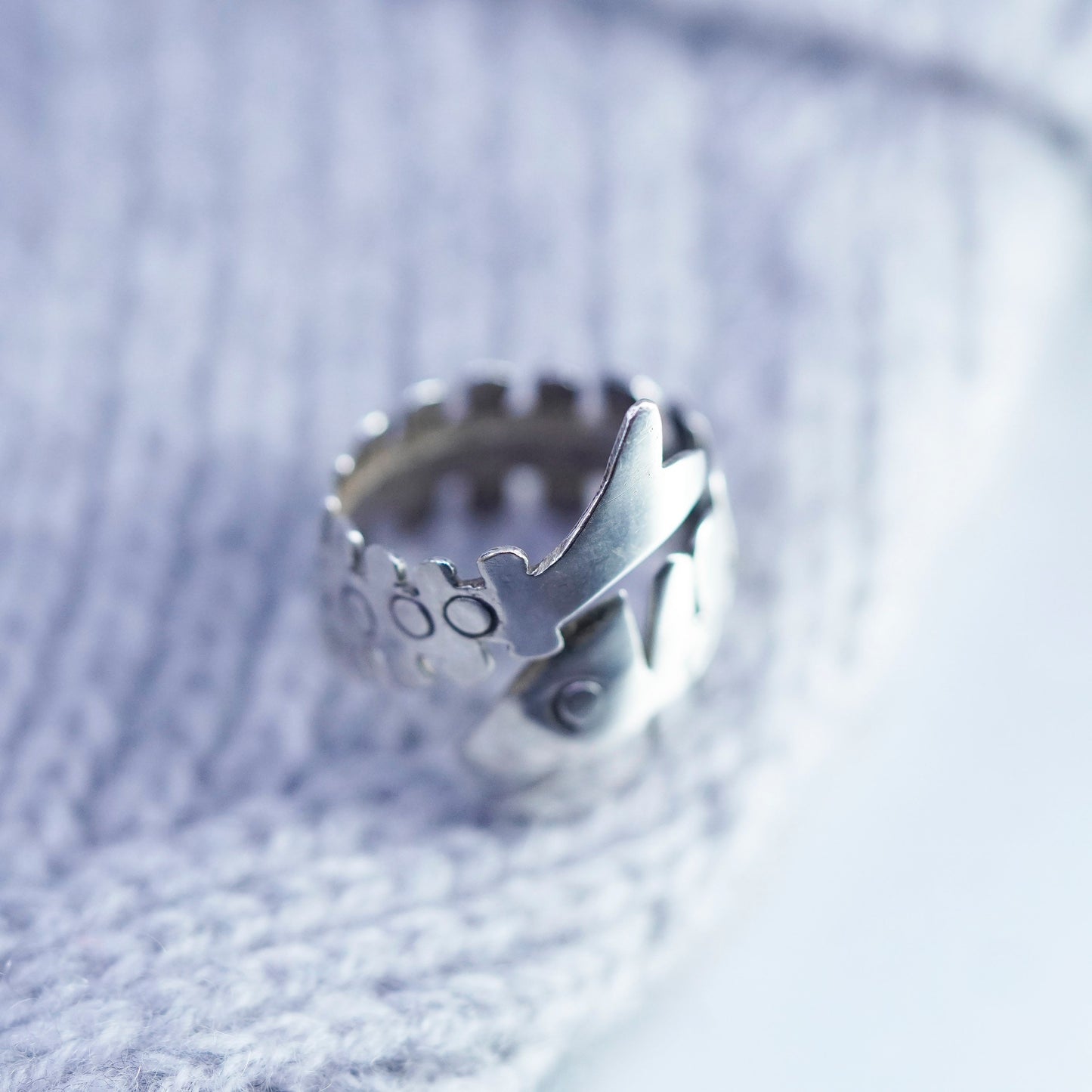 Size 7, southwestern Sterling 925 silver handmade ring, wrap fish bone band