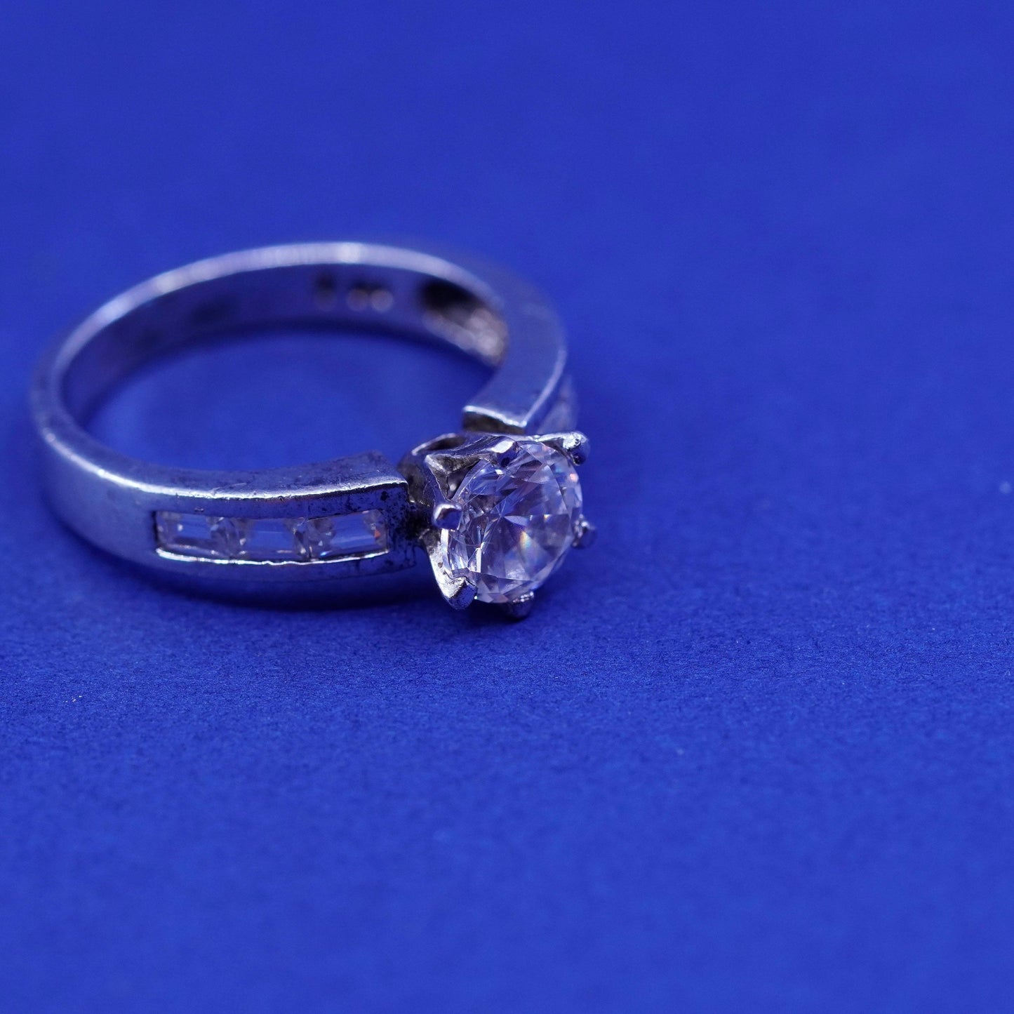 Size 7.5, vintage Sterling 925 silver engagement ring with cz