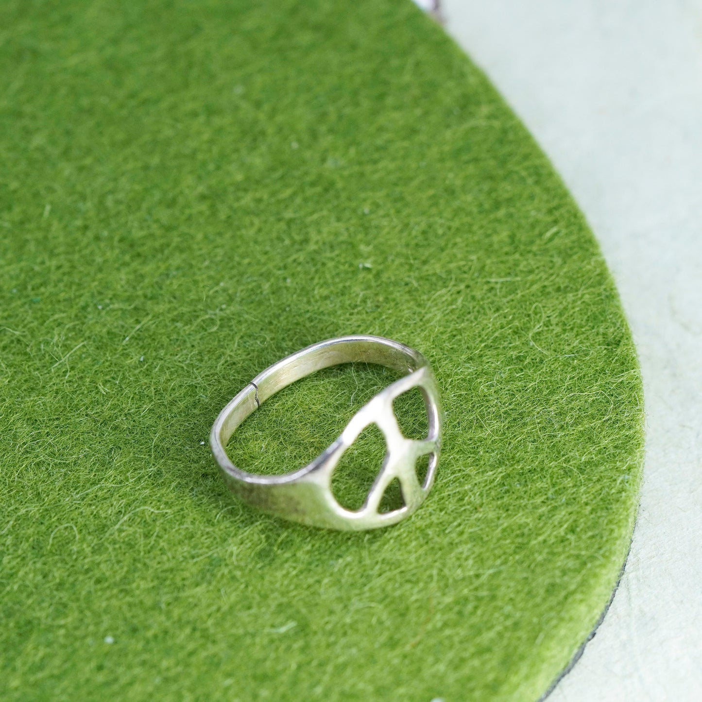 Size 5.75, vintage sterling silver handmade entwined ring 925 Peace symbol band