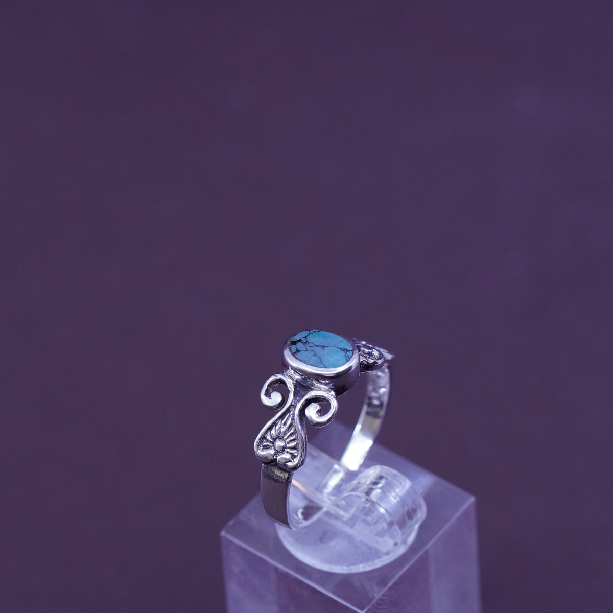 Size 8.5, vintage Sterling 925 silver handmade ring with turquoise and filigree