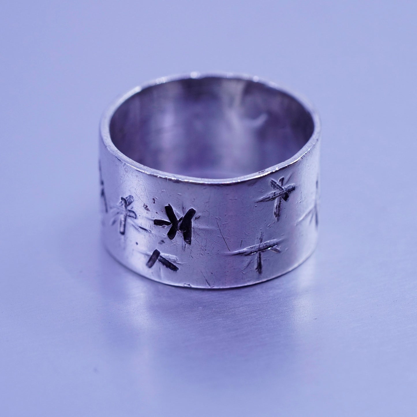 Size 5.5, vintage southwestern Sterling 925 silver wedding ring, band
