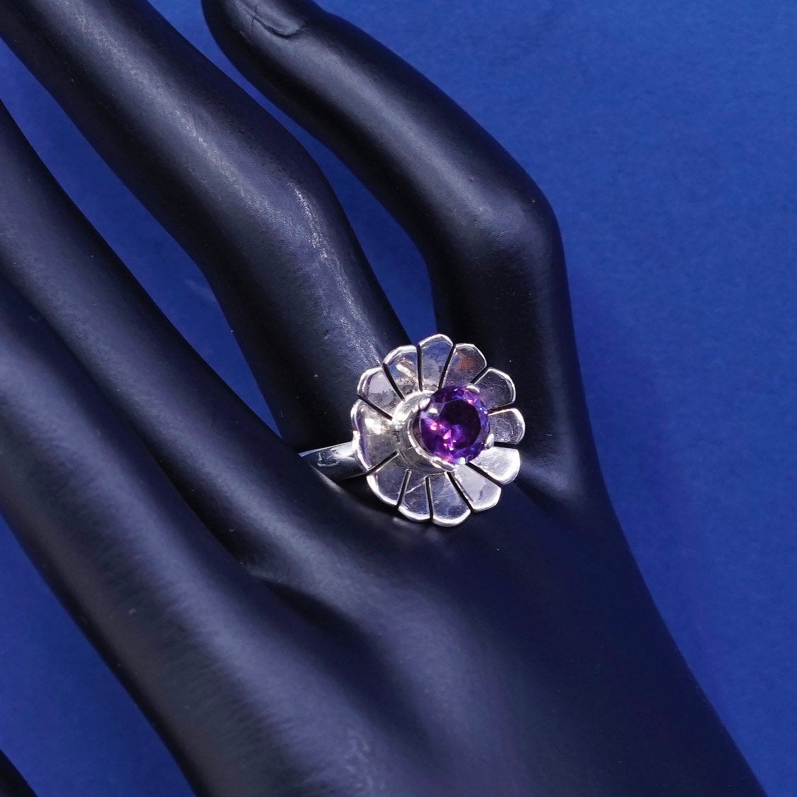 Size 9.25, vtg Sterling silver handmade ring, 925 flower w/ amethyst ring