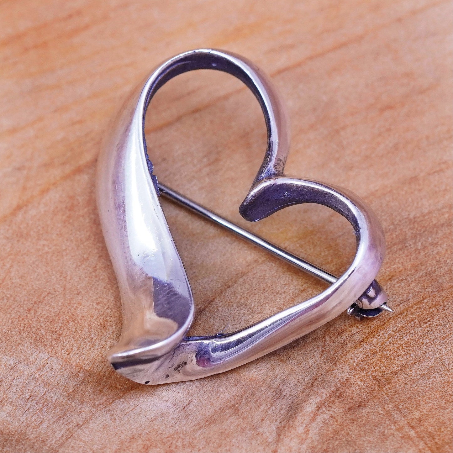 Vintage 1980s handmade modern sterling 925 silver heart shaped brooch