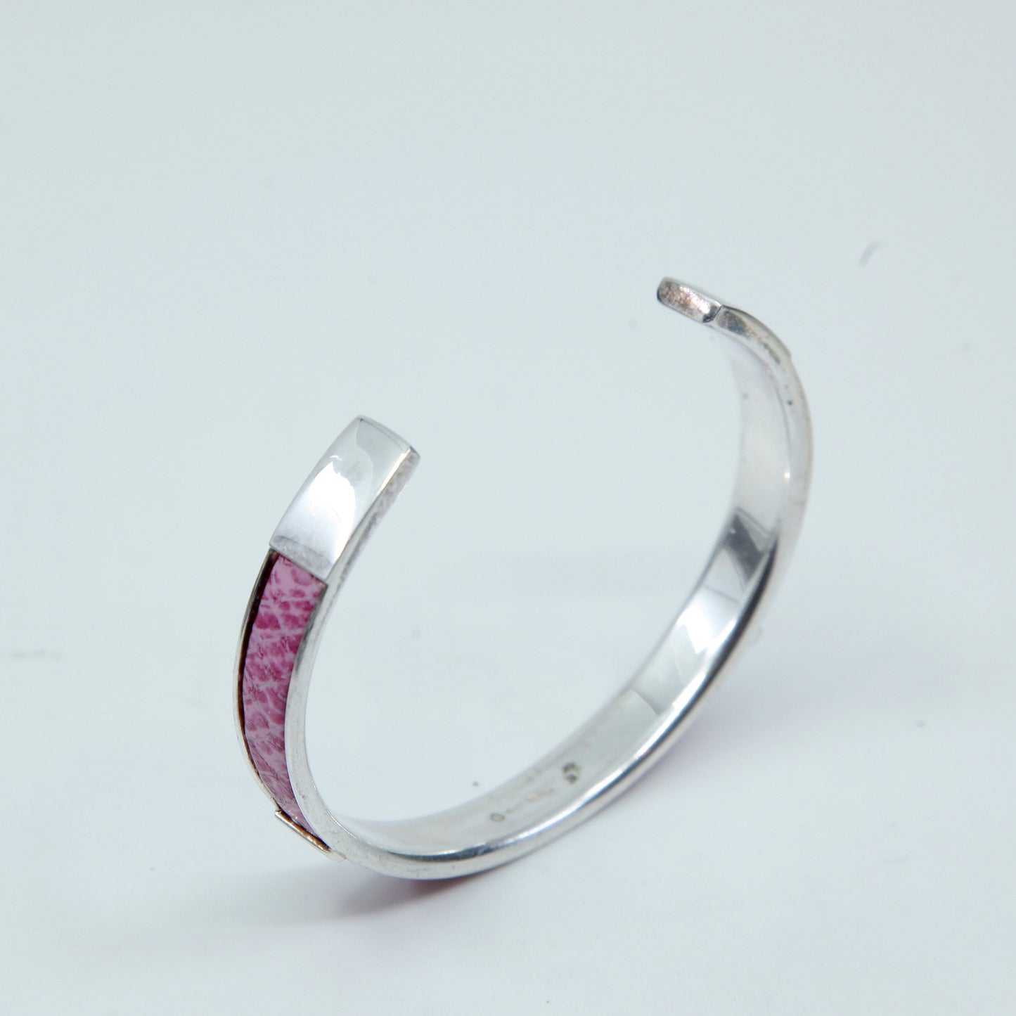 6.75", sterling silver contemporary handmade bracelet, 925 cuff w/ pink leather