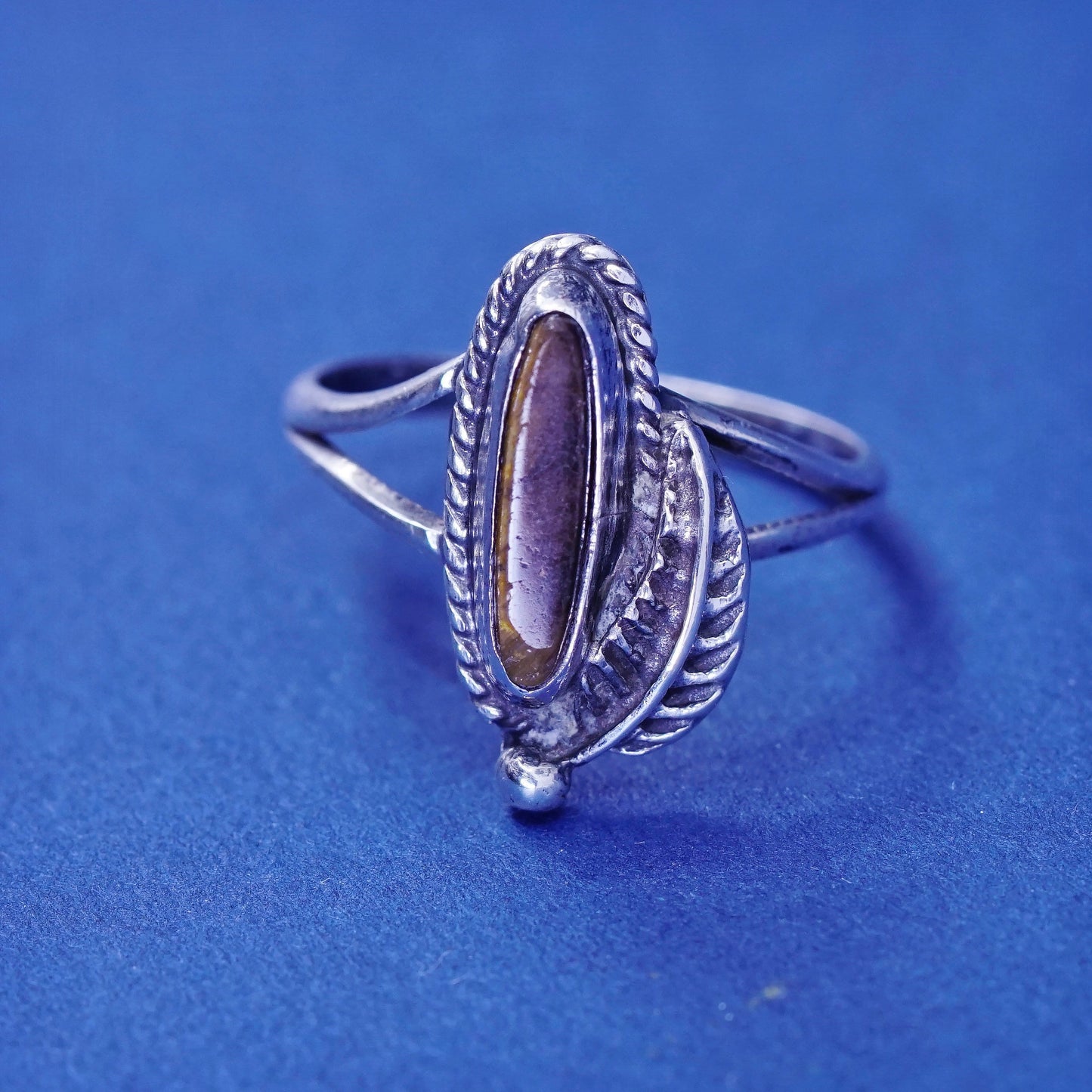 Size 7, vtg Sterling 925 silver handmade ring with golden tiger eye and leaves