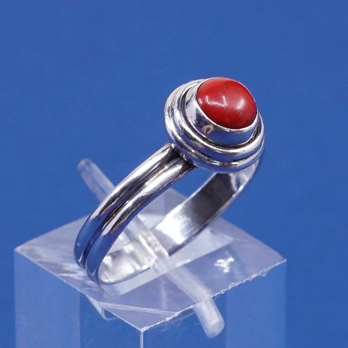sz 8.25, vtg Sterling silver handmade ring, 925 w/ red onyx stone