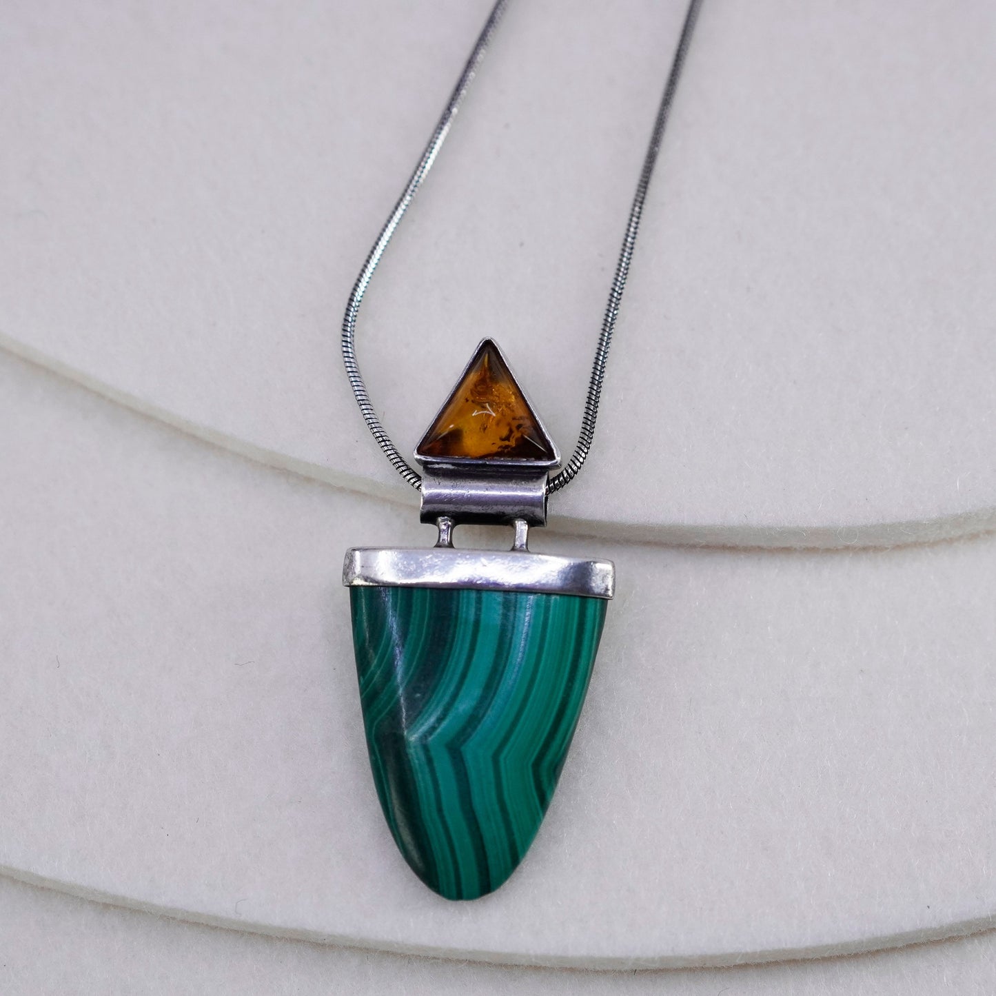 16”, Sterling silver necklace, 925 snake chain with malachite pendant amber