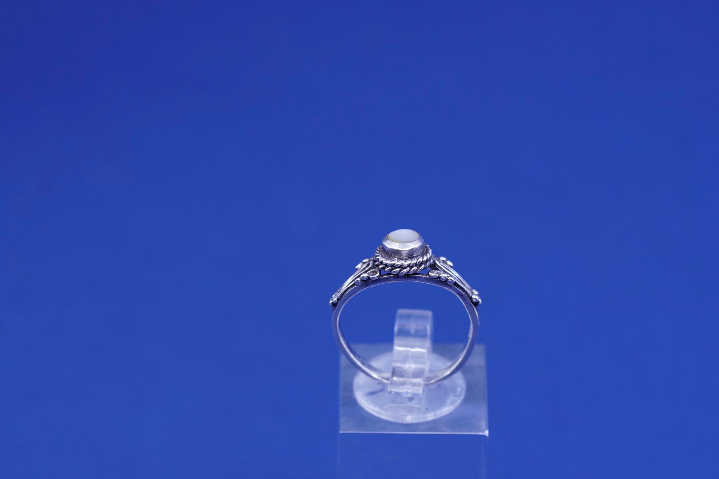 sz 7, southwestern Sterling 925 silver handmade ring with white mother of pearl