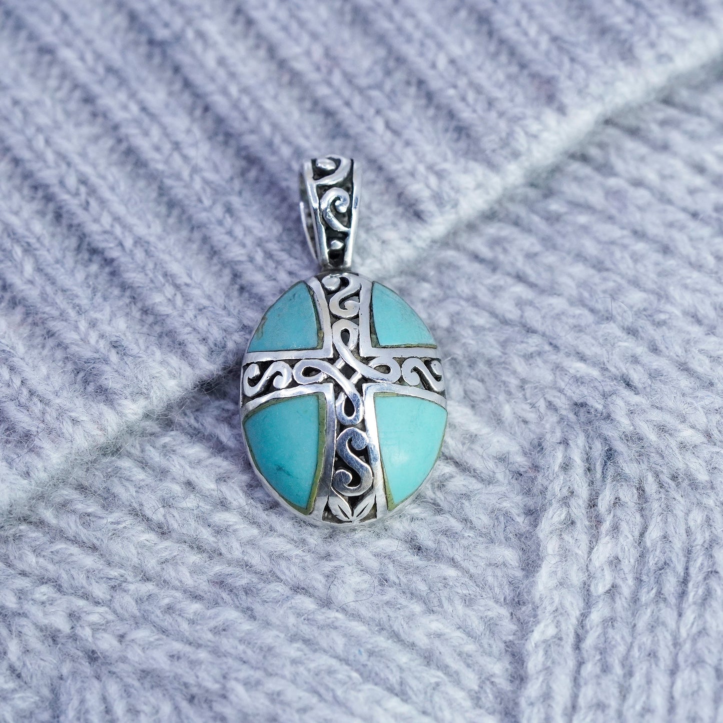 Vintage southwestern sterling 925 silver filigree cross pendant with turquoise