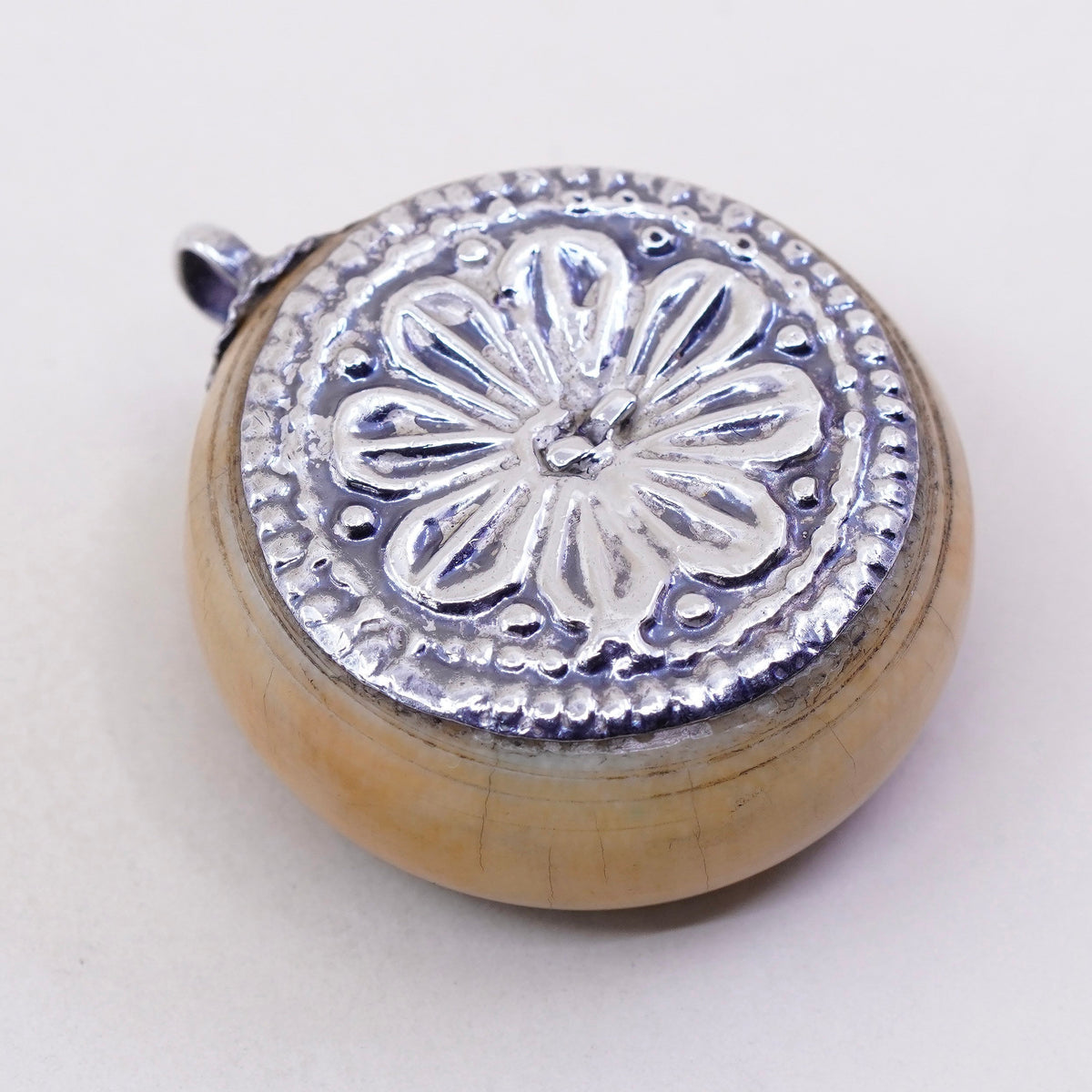Native American Sterling 925 silver handmade flower pendant with nut