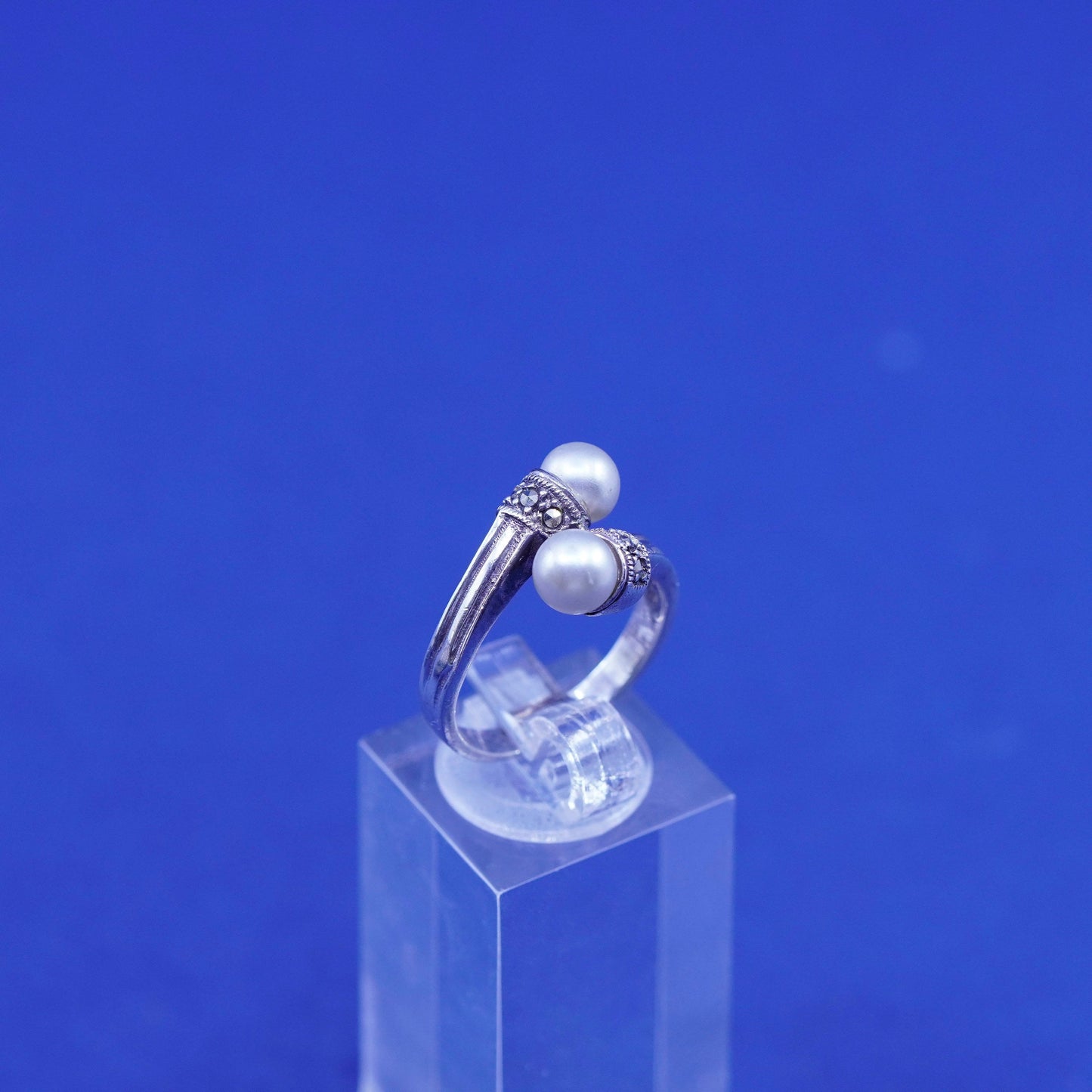 Size 7, sterling 925 silver handmade statement ring with pearl and marcasite