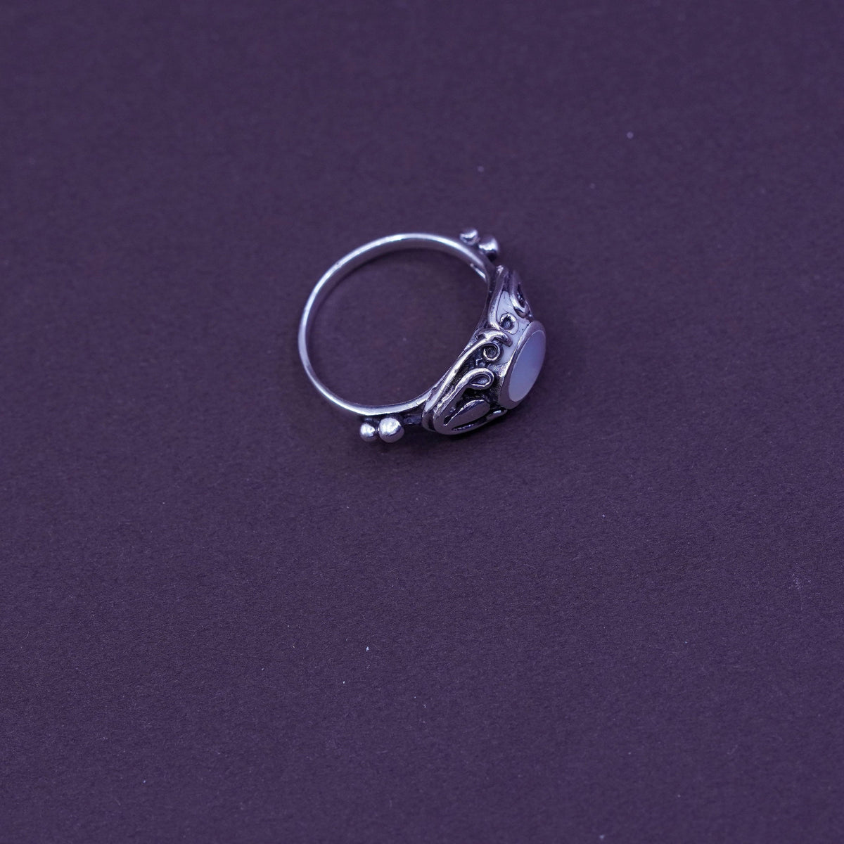 Size 3.75, vtg Sterling 925 silver handmade ring w/ mother of pearl N filigree