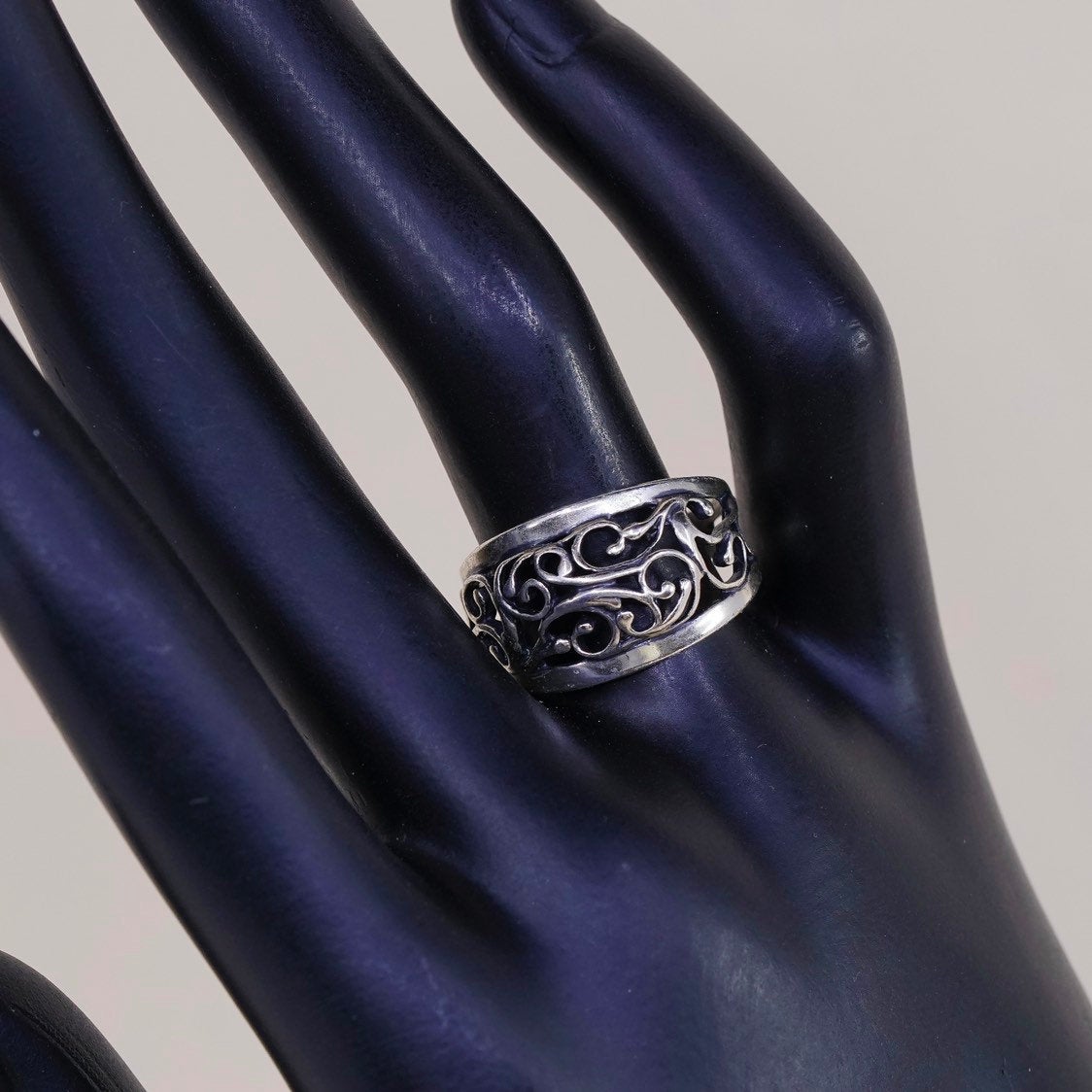 sz 7.5, vintage Sterling silver handmade ring, 925 band w/ swirl pattern