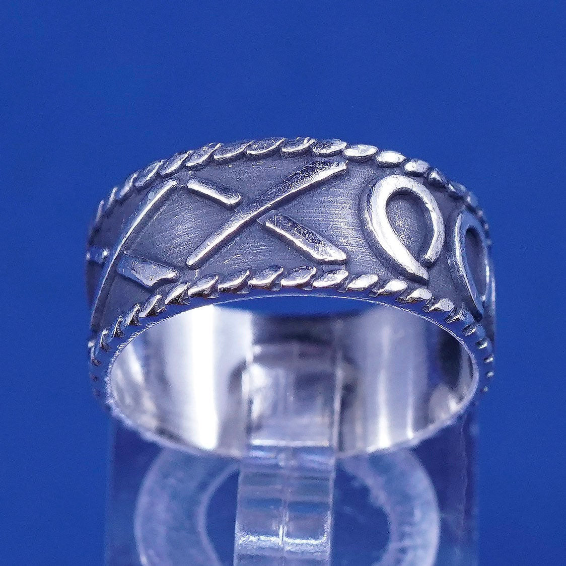 Size 8, vtg mexico Sterling silver handmade ring, 925 band w/pattern Embossed