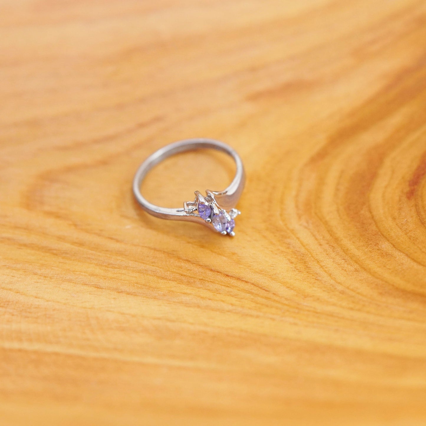Size 7, vintage Sterling 925 silver handmade ring with amethyst