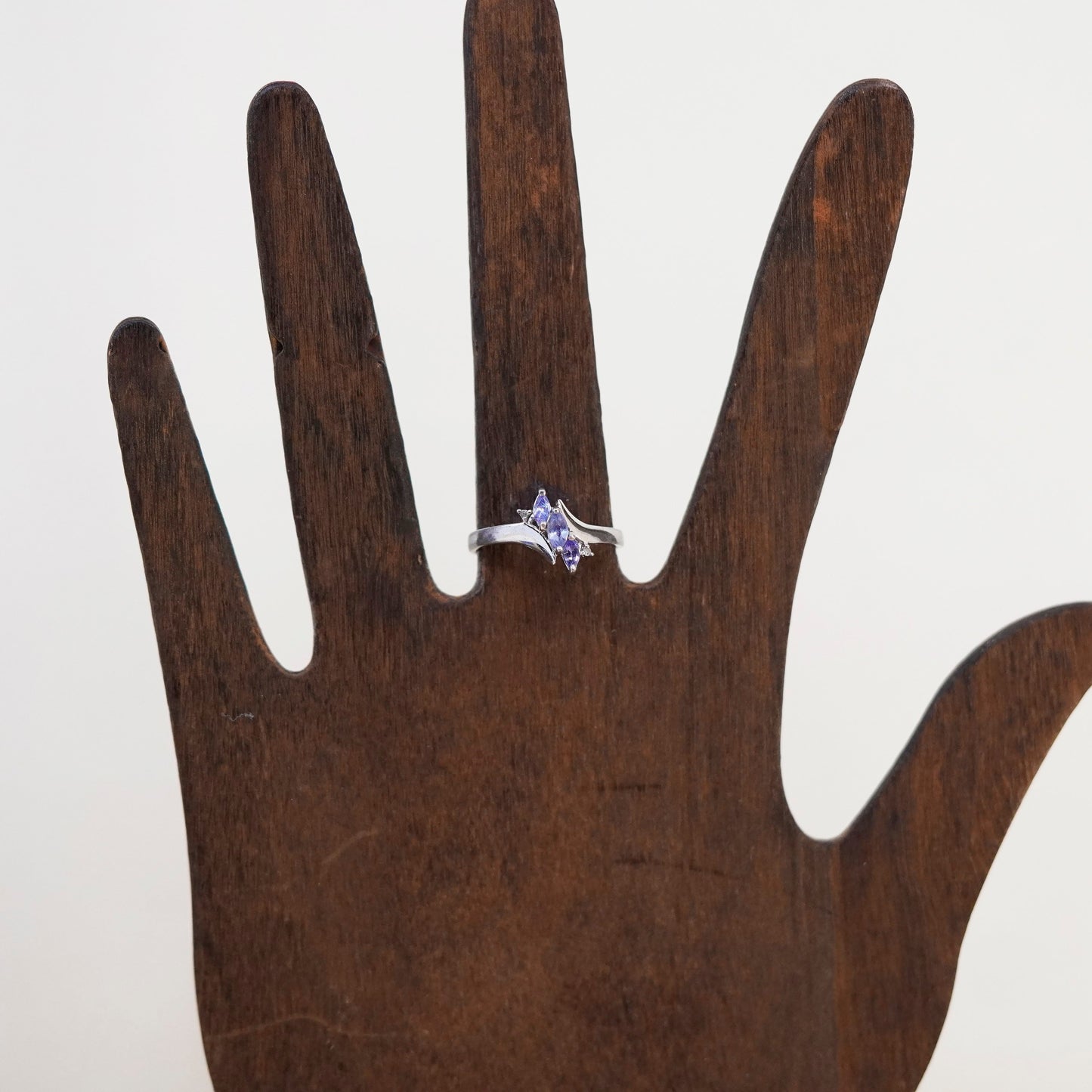 Size 7, vintage Sterling 925 silver handmade ring with amethyst