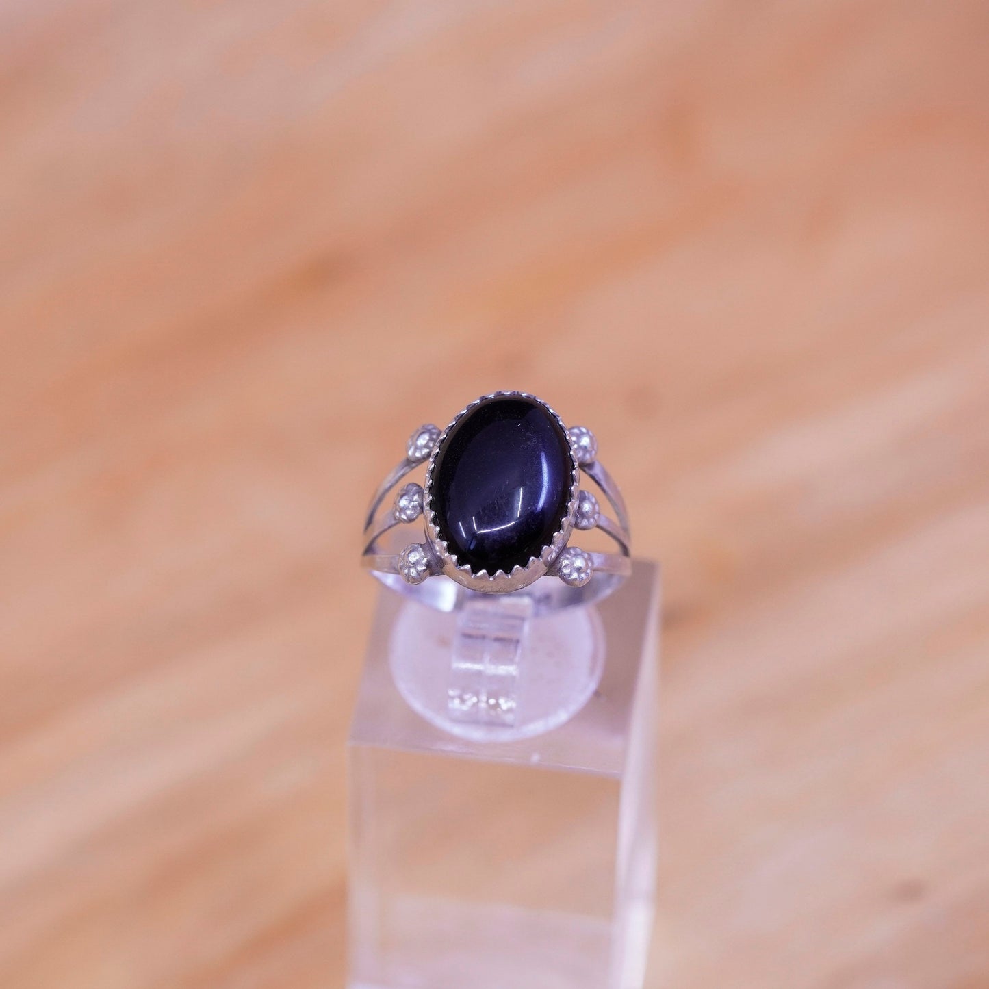 Size 7.5, vintage Sterling 925 silver handmade ring with onyx