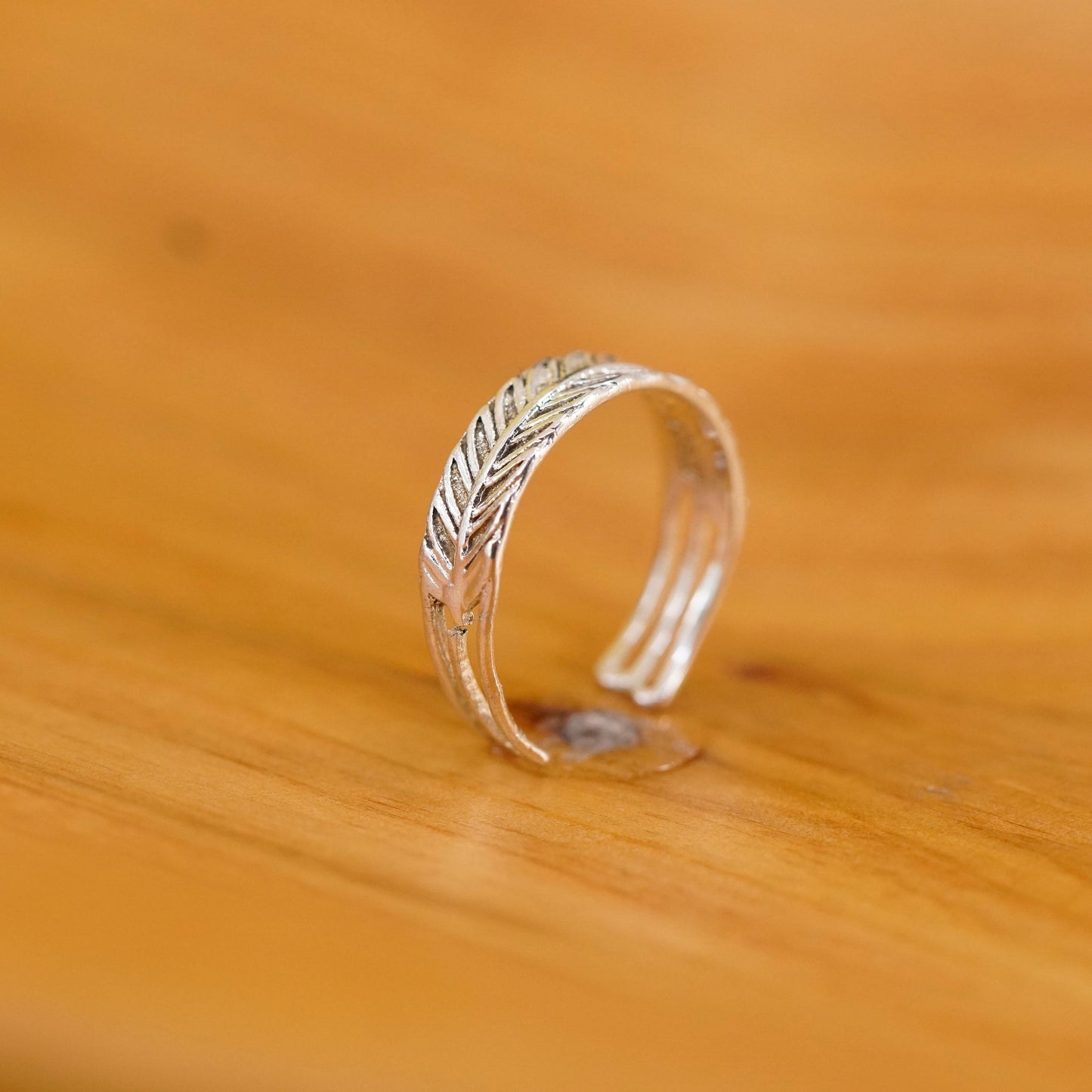 Size 4.25, vintage Sterling silver handmade ring, 925 feather open band