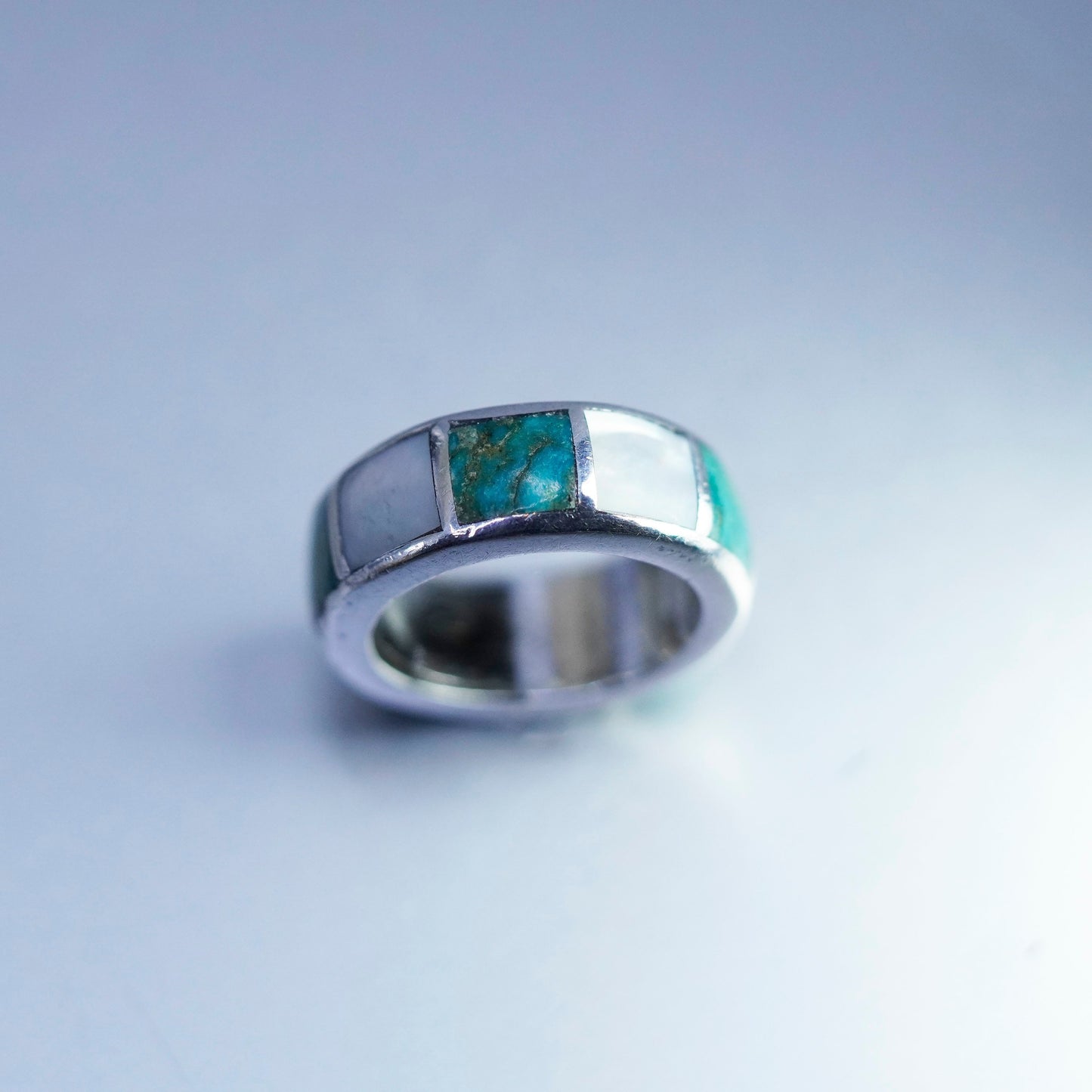 Size 5.5, Native American navajo Sterling 925 silver band ring turquoise mop