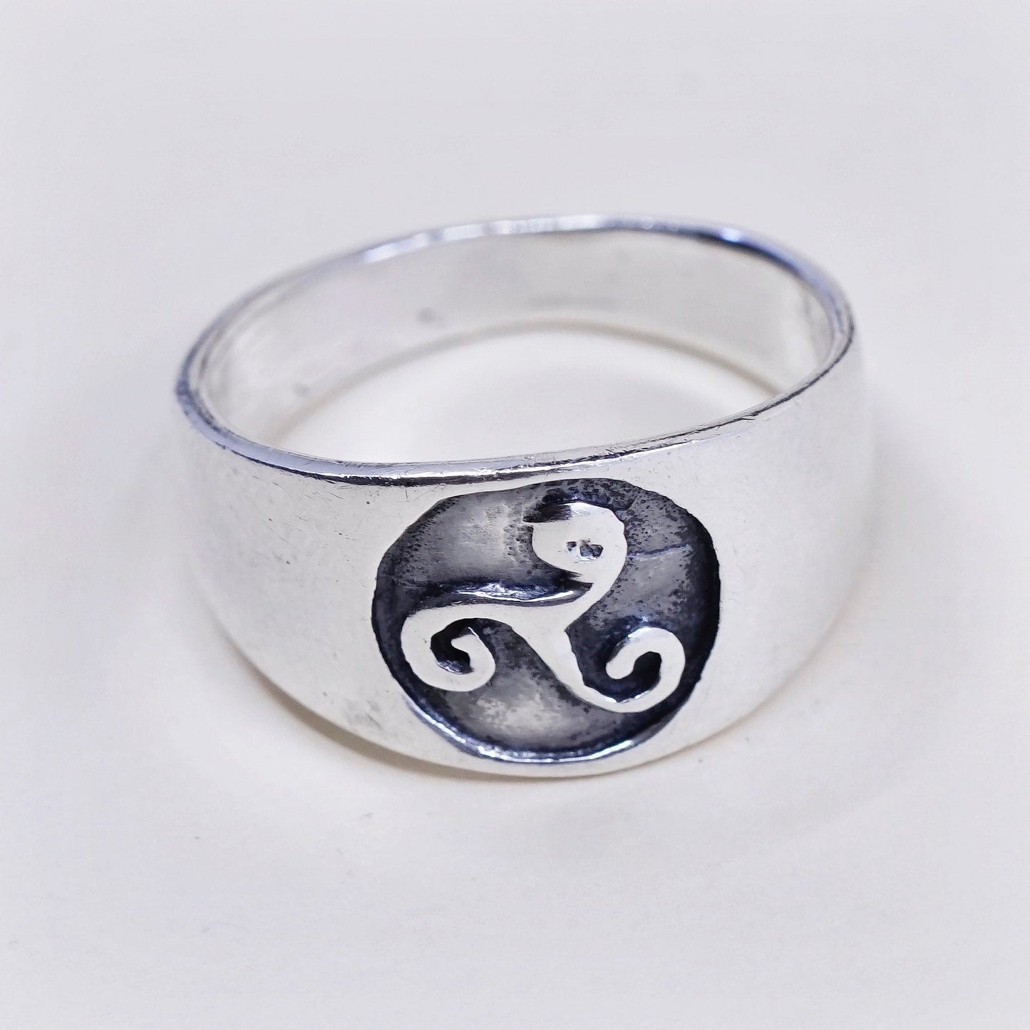 Size 7, vintage mexico sterling 925 silver handmade ring embossed swirl