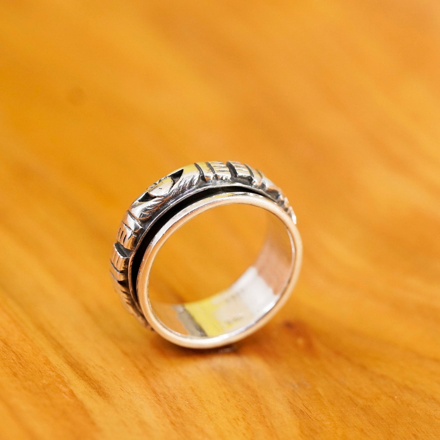 Size 8.75, vtg Sterling silver ring, 925 claddagh heart friendship spinner band