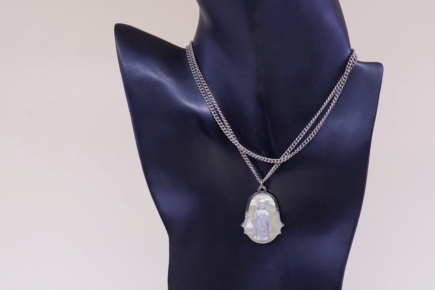 24”, vintage silver tone necklace with “queen” pendant