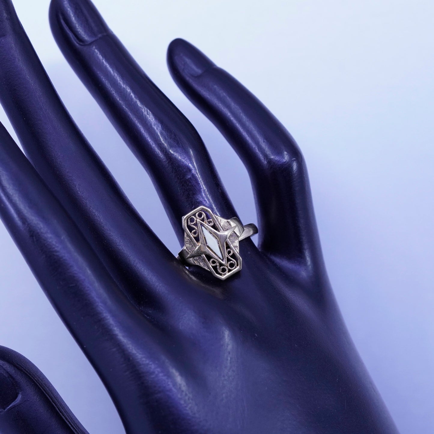 Size adjustable, Sarah Coventry gold tone filigree ring