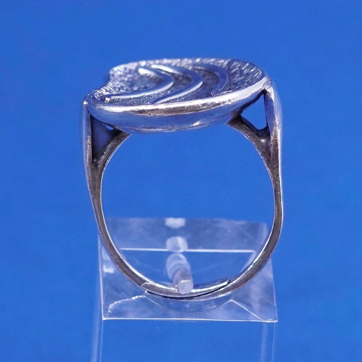 Size 7.5, vtg unique Sterling 925 silver handmade statement wavy ring