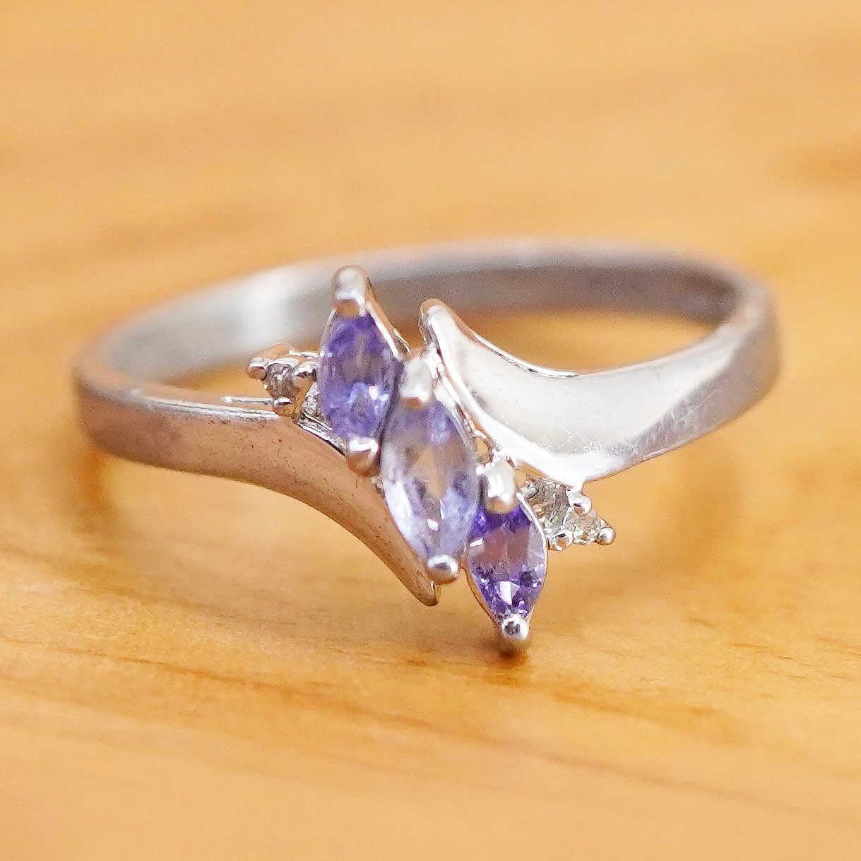 Size 7, vintage Sterling 925 silver handmade ring with amethyst