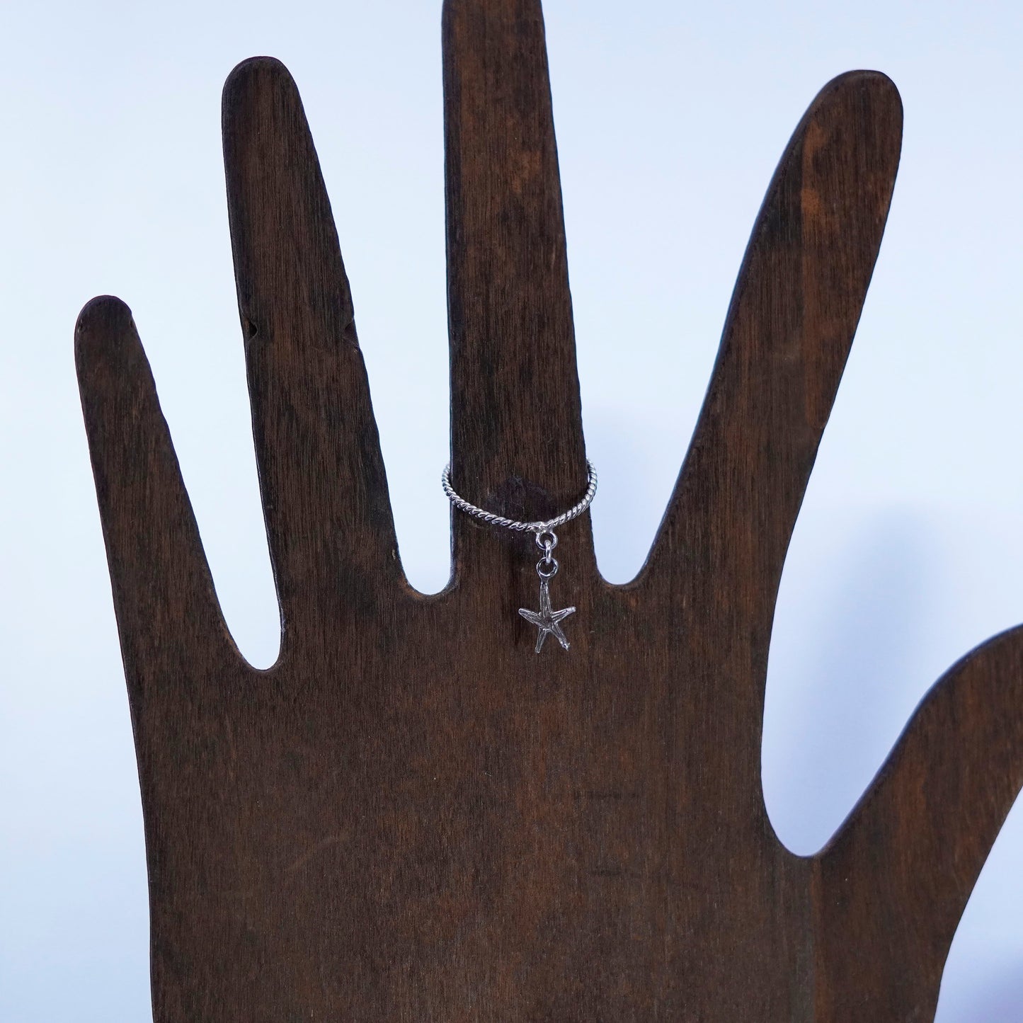 Size 6, vintage southwestern Sterling 925 silver twisted ring with star charm