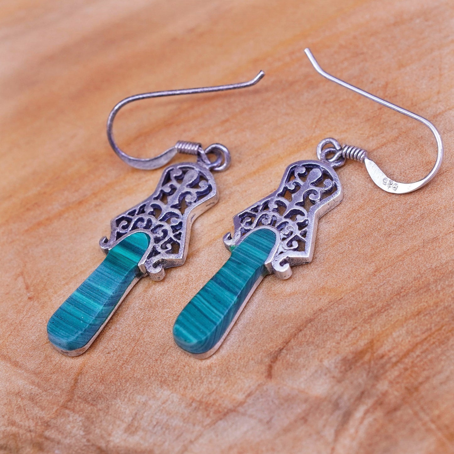 Vintage Sterling 925 silver handmade filigree earrings with oval malachite