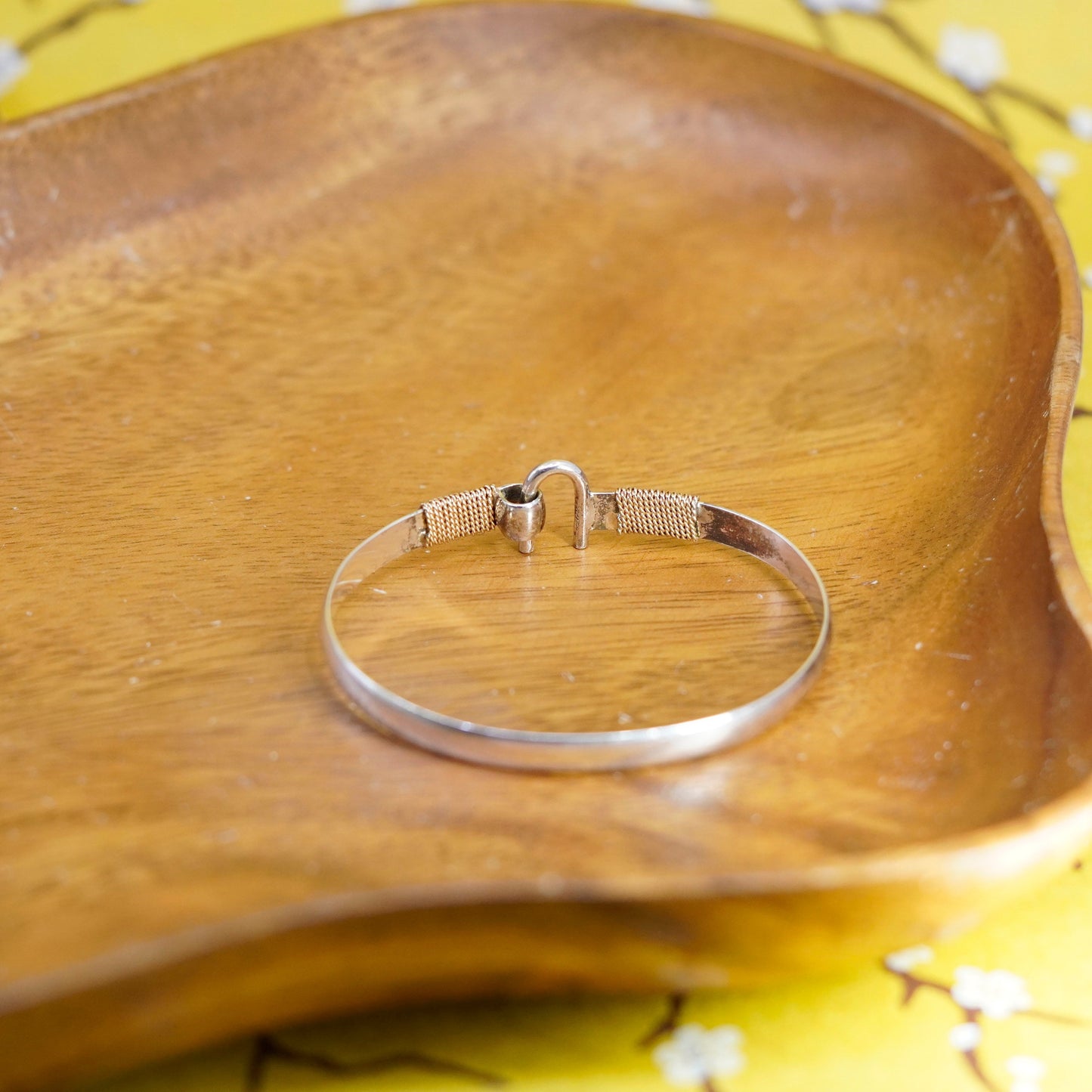 7.75”, CBC Sterling Silver Carribean Hook Bangle Bracelet w/ 14K Gold Rope Wrap