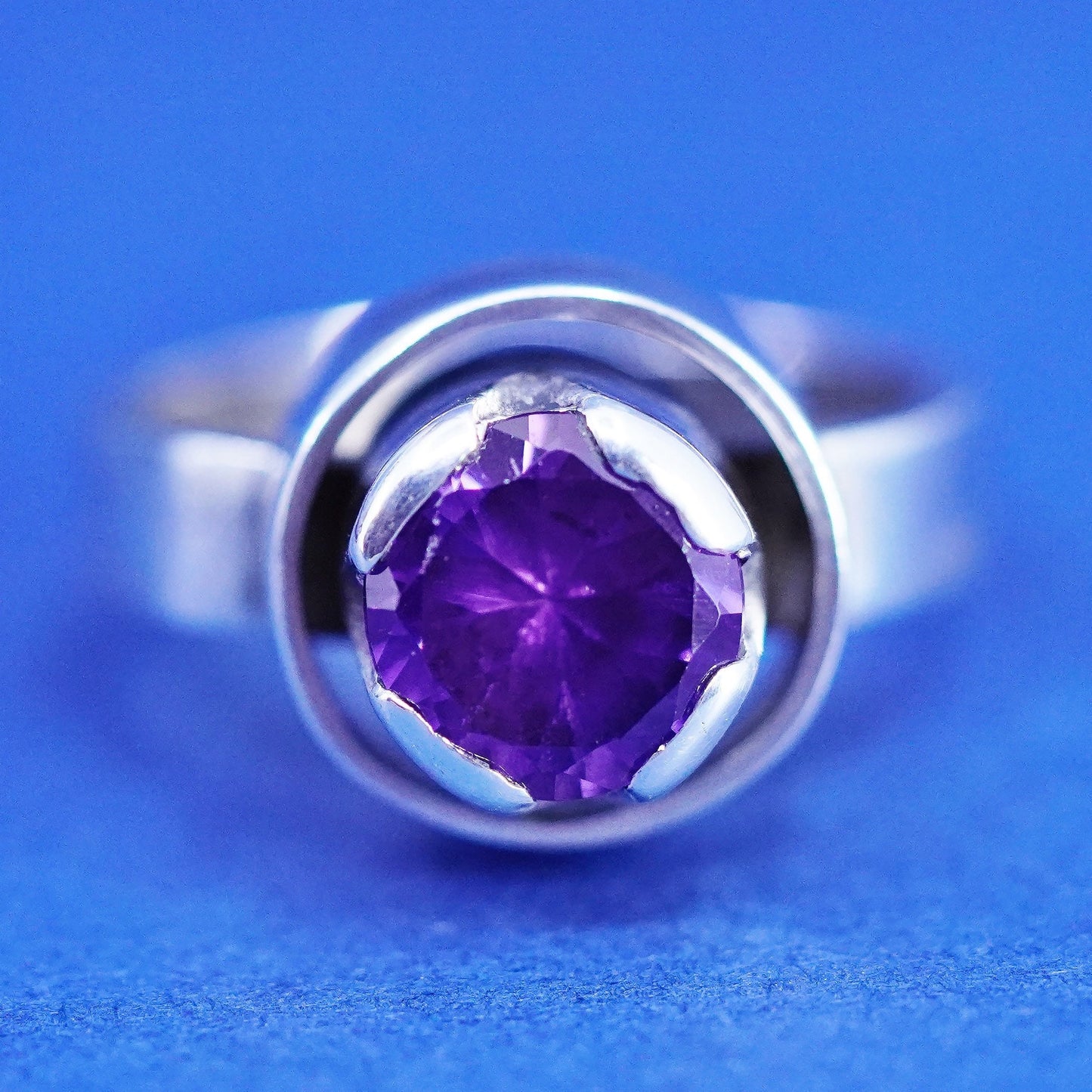 Size 6, vintage Sterling 925 silver handmade ring with amethyst