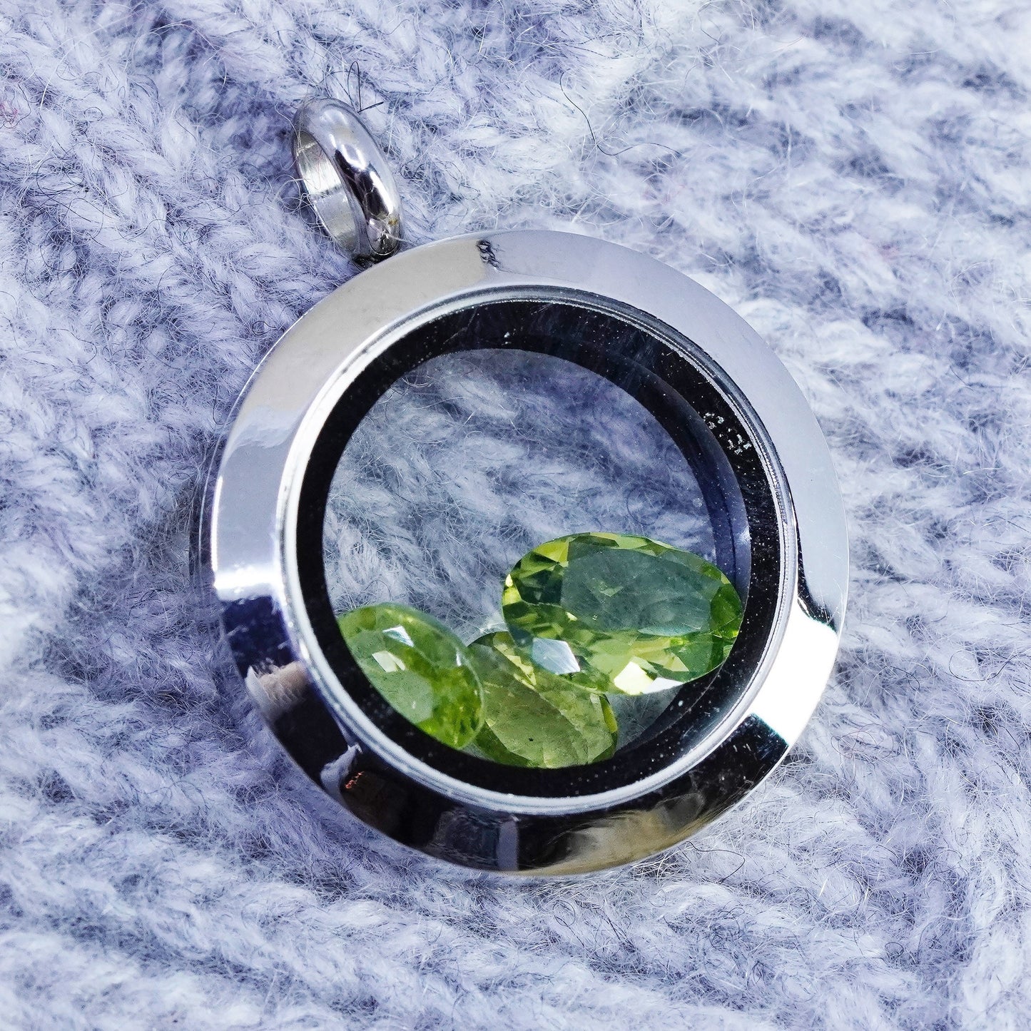 Everlead silver tone charm pendant with peridot floating charms