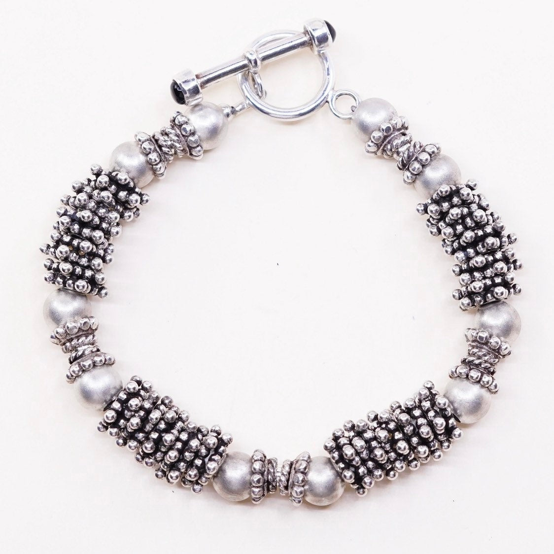 6.25", VTG handmade bracelet, pearl beads with 925 beads and toggle closure