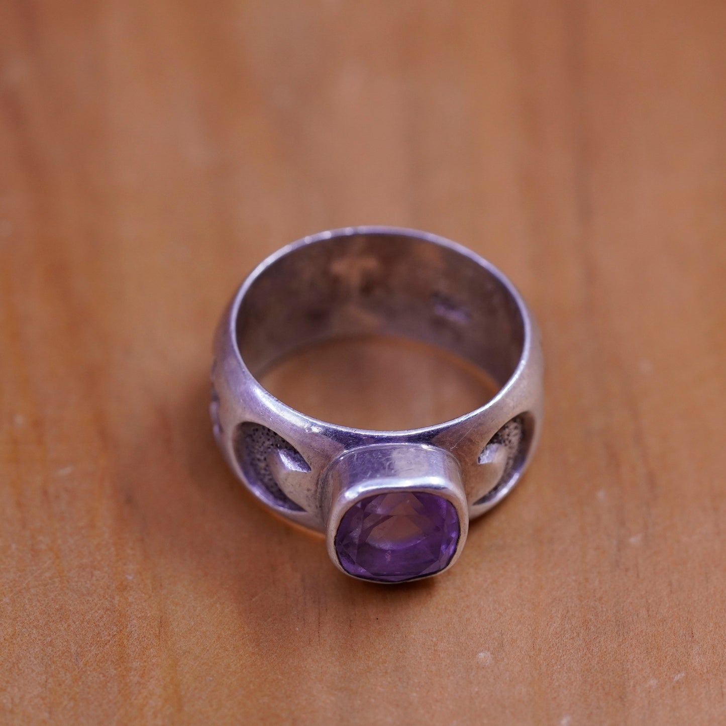 Size 6.25, Sterling silver statement ring, 925 band w/ oval amethyst moon star
