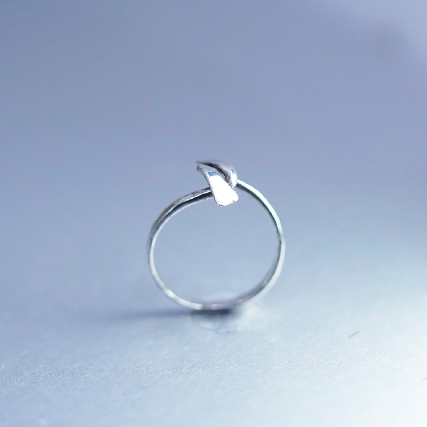 Size 4.5, vintage Sterling 925 silver handmade ring, knotted band