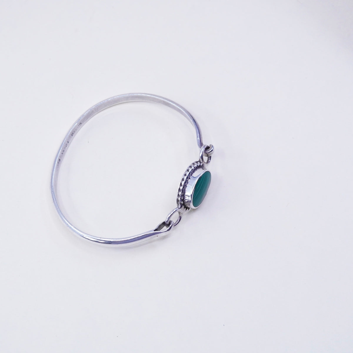 7.25”, Mexico sterling 925 silver latch bangle bracelet w/ malachite and cable