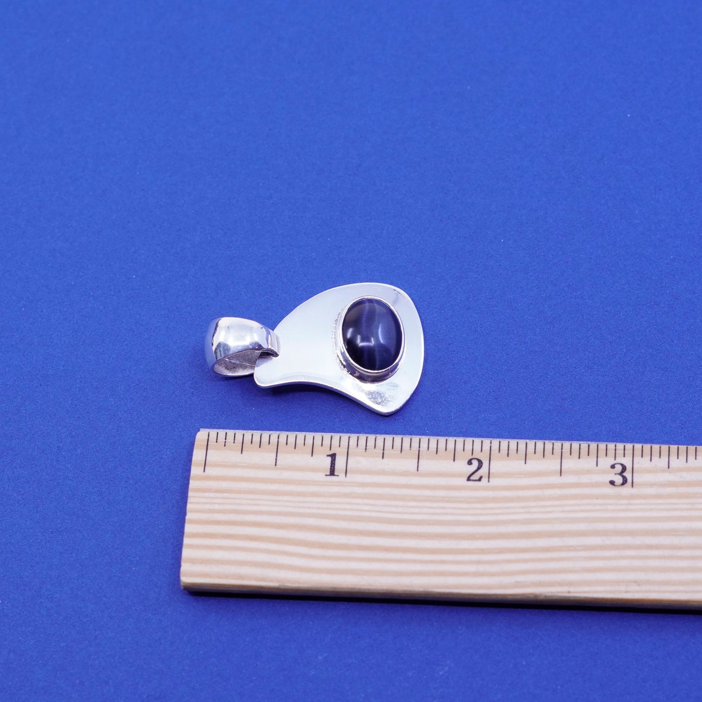 Vintage Mexico Sterling 925 silver handmade pendant with oval blue tiger eye