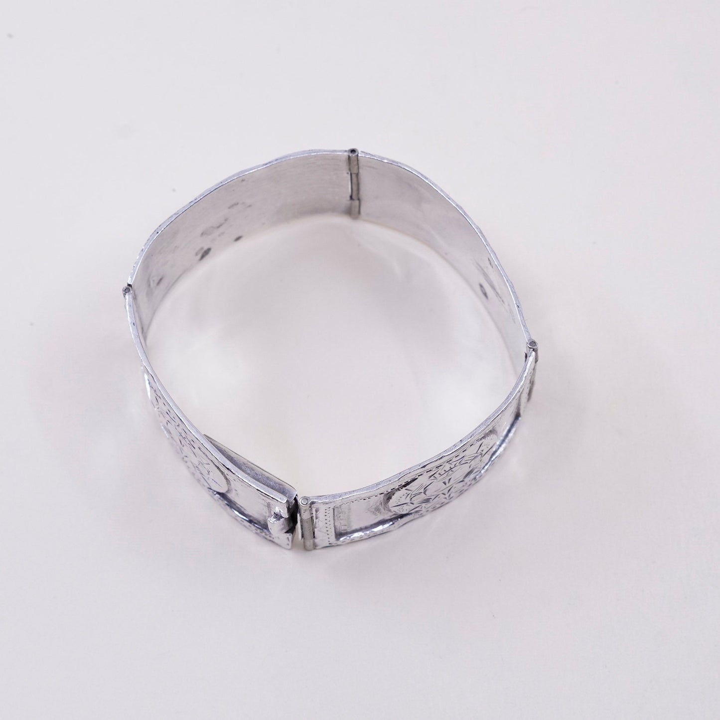 6.5”, Native American sterling silver bracelet, 925 Sundance hinged bangle