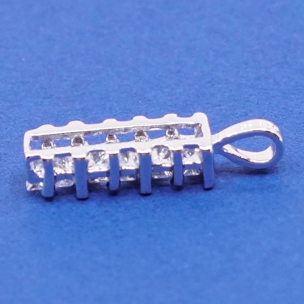0.75”, vtg Sterling silver handmade pendant, 925 w/ crystal